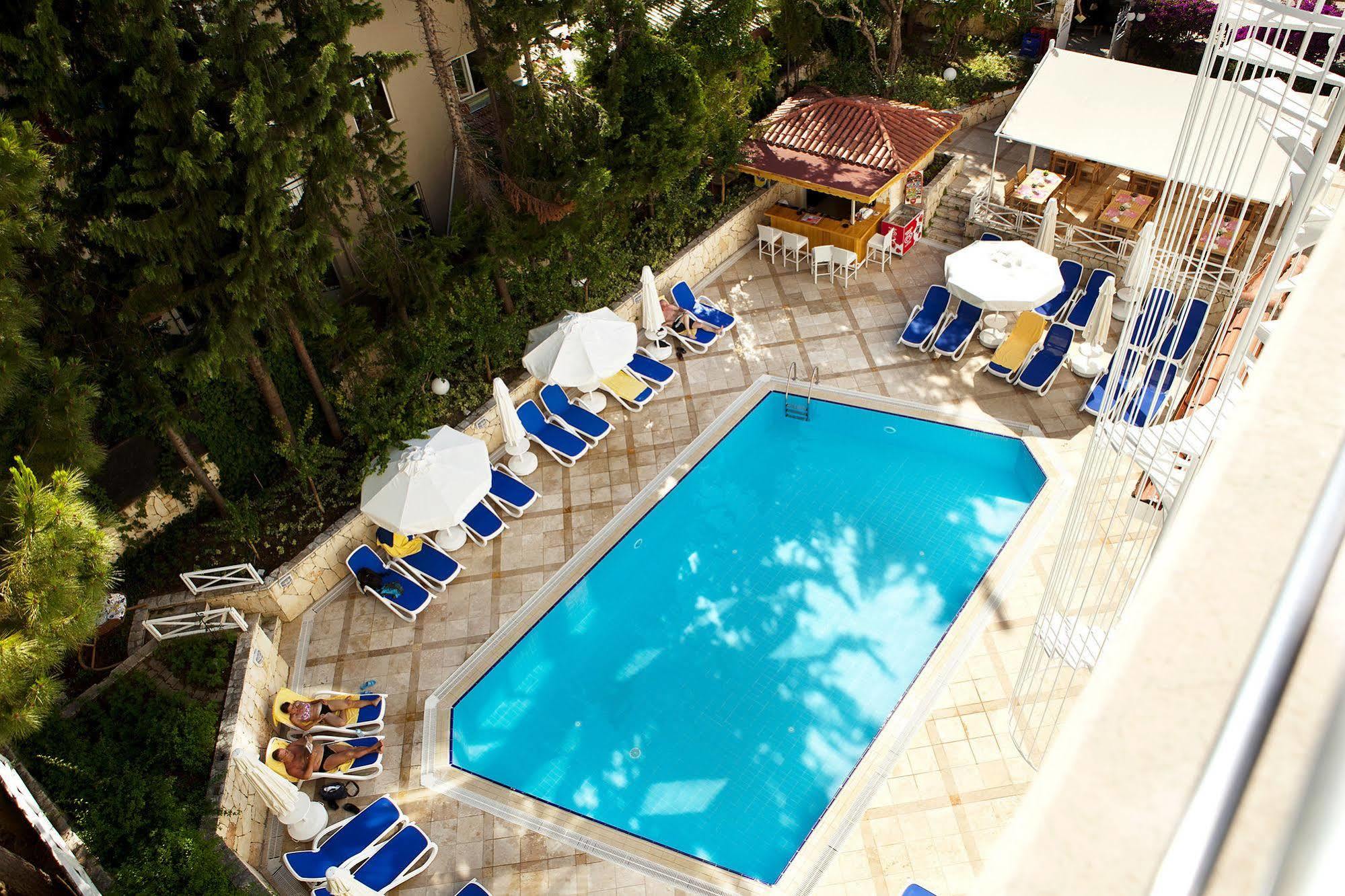 Adora Hotel Side