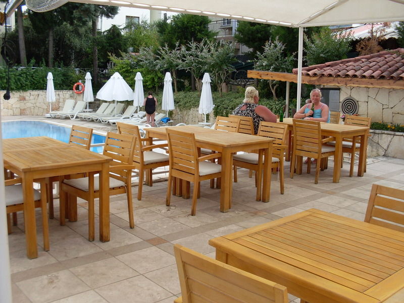 Otel Adora 3*