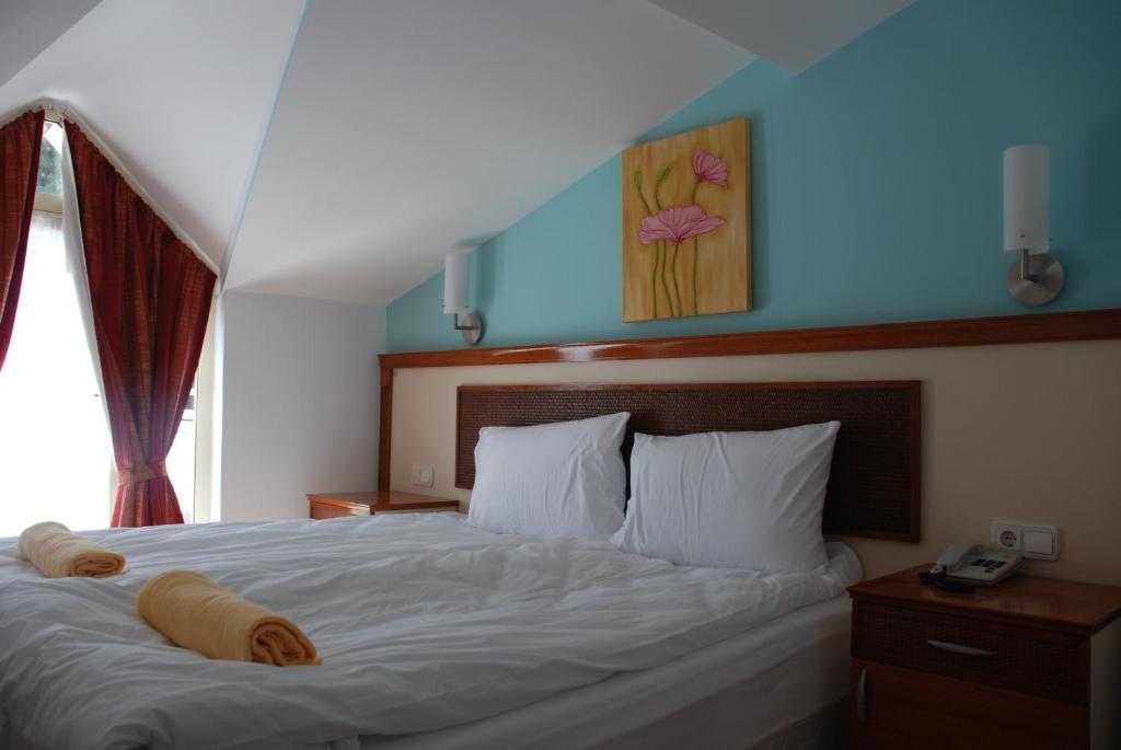 Adora Otel 3*